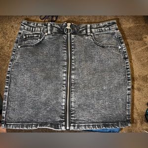 Fashionable denim skirt